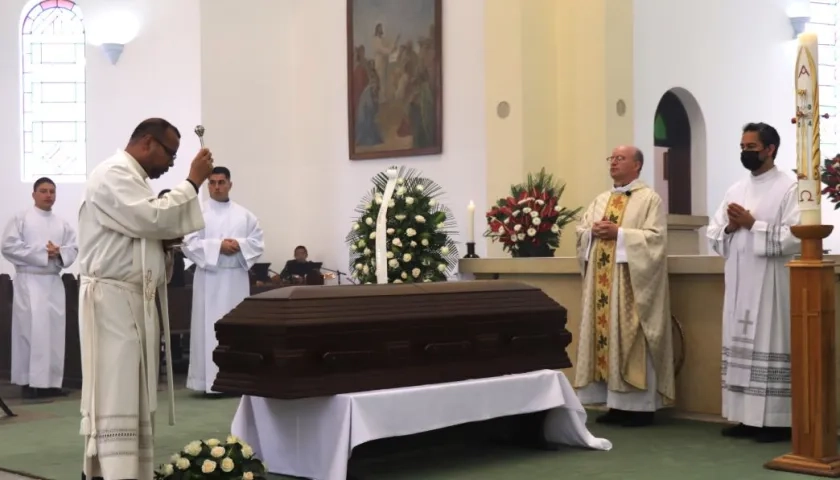 Los restos del cardenal Pedro Rubiano en el Seminario Conciliar de Bogotá