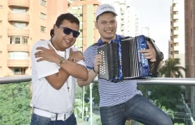 Rafael Santos y su acordeonero José Mario Oñate.