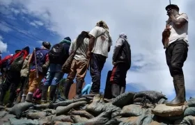 Los indígenas acuerdan con el Gobierno desbloquear una vía del suroeste de Colombia.