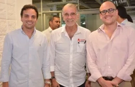 El Director de Cormagdalena Alfredo Varela De la Rosa; el gobernador Eduardo Verano, y el Viceministro de Infraestructura, Manuel F Gutiérrez.