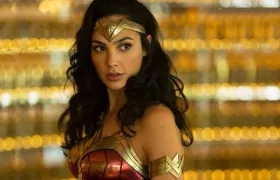 La actriz Gal Gadot  interpreta a Wonder Woman.
