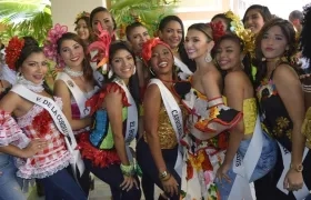 La Reina del Carnaval de Barranquilla, Carolina Segebre Abudinen acompañó a las aspirantes.