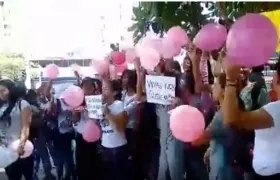 Así protestaron las estudiantes de la Universidad Simón Bolívar reclamando seguridad para las mujeres.