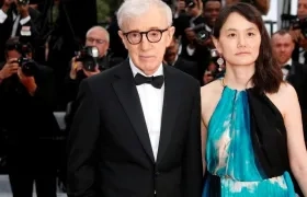 El cineasta Woody Allen y su esposa Soon-Yi Previn.