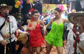 La Reina del Carnaval de la 44, Kelly Restrepo y la Reina del Carnaval de Barranquilla, Carolina Segebre.