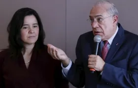  La ministra de las TICs, Sylvia Constaín, y el secretario general de la  OCDE, Ángel Gurría.