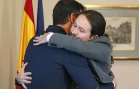 El presidente del Gobierno español en funciones, el socialista Pedro Sánchez, y el líder de Unidas Podemos, Pablo Iglesias, firmaron un acuerdo para la formación de un Ejecutivo en España.