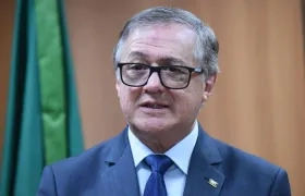 Colombiano Ricardo Vélez, ministro saliente de Educación de Brasil.