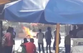 Moto quemada de la Policía.