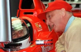 Fotografía de archivo del ex piloto de Fórmula Uno austriaco Niki Lauda 
