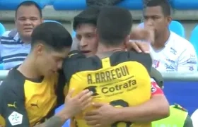 Jugadores del DIM celebrando el gol del empate de Germán Ezequiel Cano.