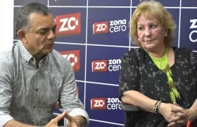 Ubaldo Enrique Meza y Marita Copes, explicando los alcances del congreso.