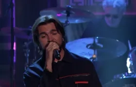 El artista Juanes en el show de Jimmy Fallon.