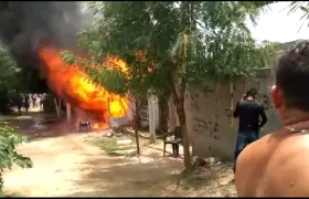 Incendio en casa de Sabanalarga.