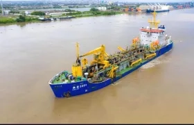 La fracasada draga china en el puerto de Barranquilla.