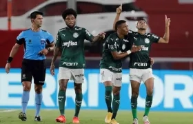 Jugadores de Palmeiras celebrando en territorio argentino.
