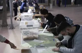 Personal electoral en el conteo de votos en Chile.