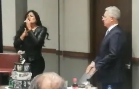Marbelle le canta a Álvaro Uribe Vélez