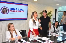 La candidata al Concejo de Barranquilla Dina Luz Pardo junto al exalcalde Alejandro Char