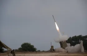 Ataque con misil en confrontación entre Israel y Siria. 