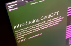 Fotografía de archivo de una pantalla con el sitio web del ChatGPT