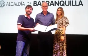 El alcalde Jaime Pumarejo en la exaltación a miembros de la comunidad judía en Barranquilla