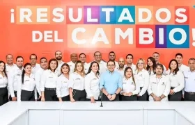 El gobernador del Magdalena Rafael Martínez con su gabinete completo