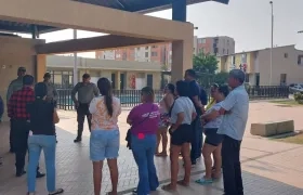 Reunión de la Policía con la comunidad del conjunto Puerto Flauta. 