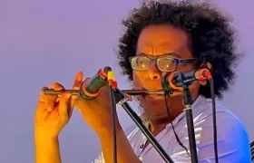 Marlon De la Peña tocaba de manera magistral la flauta de millo