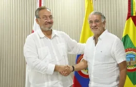 El gerente de la ESE UNA, Pablo Alberto De La Cruz Gómez, y el Gobernador Eduardo Verano.