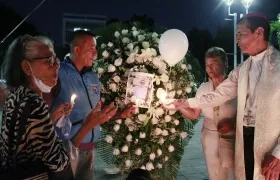 Varias personas asistieron a la velatón en rechazo del asesinato del líder Jaime Vásquez en Cúcuta