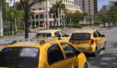 Los taxistas fueron advertidos para no abusar con las tarifas.