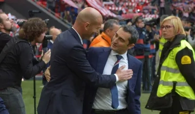 Zinedine Zidane y Ernesto Valverde. 