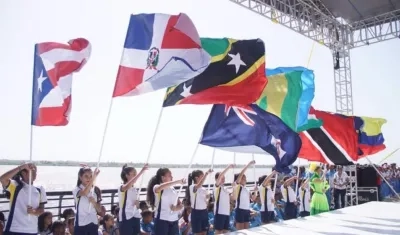 Banderas de algunos de los países en competencia. 
