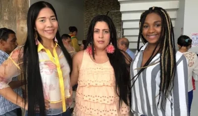 Grizzy E. Llanos Gamboa, Elizabeth J. Cepeda y Mayra Miranda Herrera, jueces de Paz de la Localidad Norte Centro Histórico.