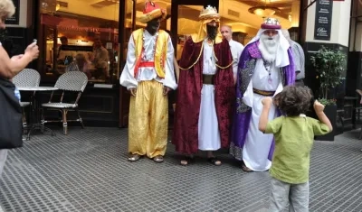 Por segundo año consecutivo los Reyes Magos realizan esta caravana en Buenos Aires.