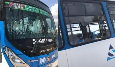 Así quedó el bus tras el ataque.