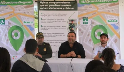 Fue lanzado plan 'BAQaciones seguras'. En la foto, el coronel Yesid Peña, el jefe de la Oficina para la Seguridad, Yesid Turbay, y  el jefe de la Oficina Distrital de Turismo, Jaime Alfaro.