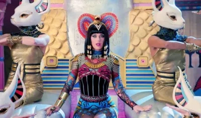 La cantante Katy Perry en video de 'Dark Horse'.