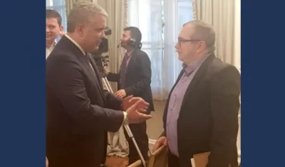 Presidente Iván Duque dialoga con Rodrigo Londoño, presidente de la Fuerza Alternativa Revolucionaria del Común.