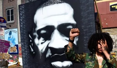 La muerte de Floyd- imagen del mural- ocurrió el pasado 25 de mayo en Mineápolis.