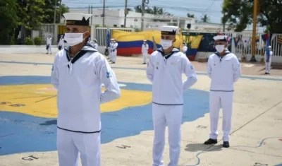 Formación en la Escuela Naval de Suboficiales ARC Barranquilla.