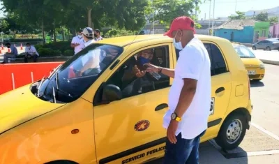 Los taxistas respaldaron la reactivación en Barranquilla.