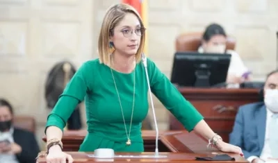 La congresista Jennifer Arias.