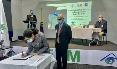 La directora del Instituto de Hidrología, Meteorología y Estudios Ambientales (Ideam), Yolanda González, firmó el memorando de entendimiento.