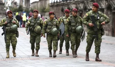 Despliegue militar para controlar la situación en Ecuador.