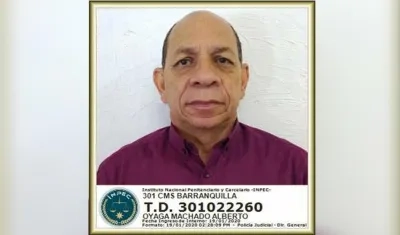 El exjuez Alberto Oyaga Machado tras ser reseñado en el caso Unimetro.