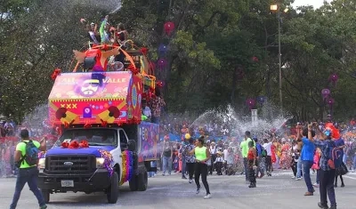 Las carrozas que desfilaron este sábado en Caracas.