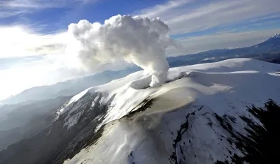 Actividad en el volcán del Nevado del Ruiz.