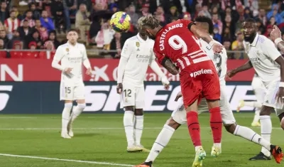Taty Castellanos anota de cabeza el tercer gol del Girona ante Real Madrid.
